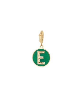 CHARM LETTRE E OR JAUNE, DIAMANTS ET EMAIL VERT Venez acheter